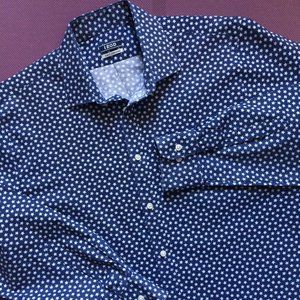 Like New IZOD Slim Fit Long Sleeve Button Down